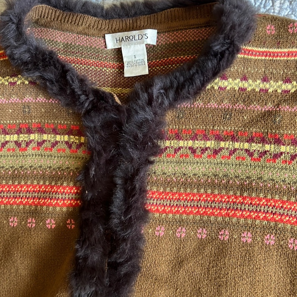 Absolutely gorgeous Harold’s fall sweater trimmed I soft fur